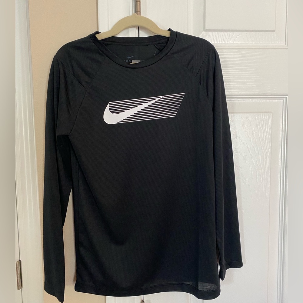 NWT Dri-Fit Nike Youth Long Sleeve T-shirt - Size Small